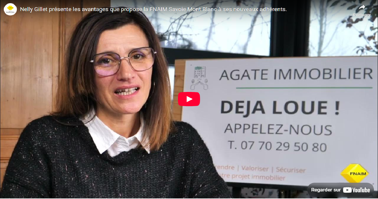 Nelly Gillet présente les avantages que propose la FNAIM Savoie Mont Blanc à ses nouveaux adhérents.